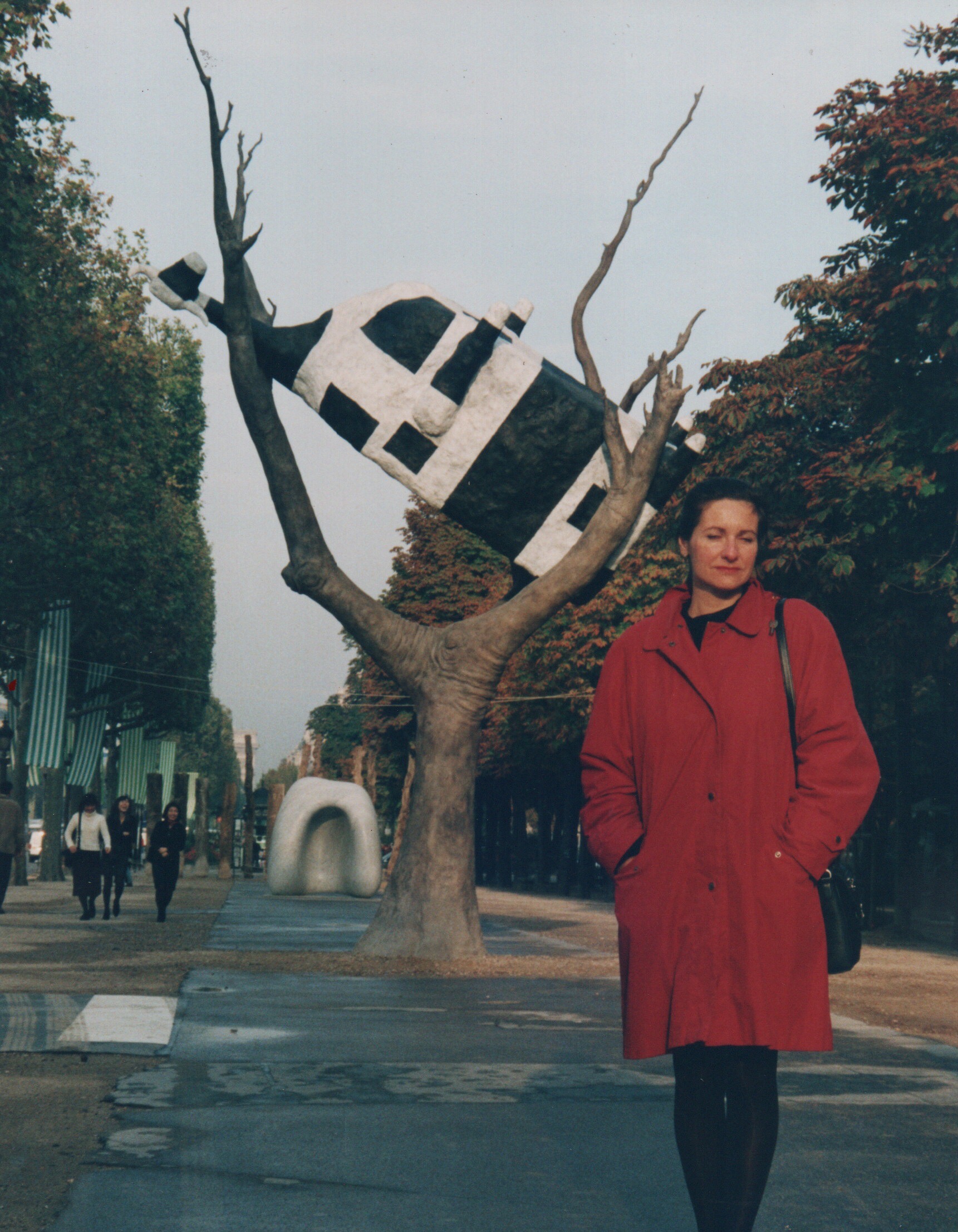 John Kelly: Cow up a Tree, Champs-Elysées, Paris, 1999